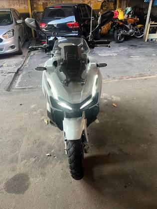 HONDA ADV 